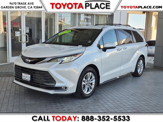 2022 Toyota Sienna Limited