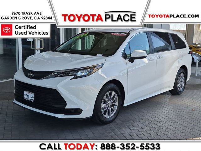 2026 Toyota Sienna LE